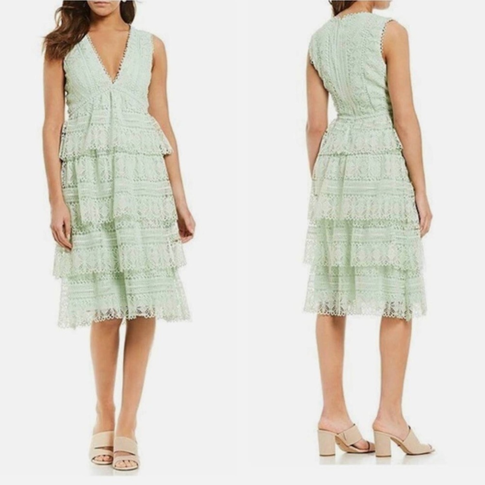 NWT! GIANNI BINI V-Neck Tiered Lace Mint Dress.